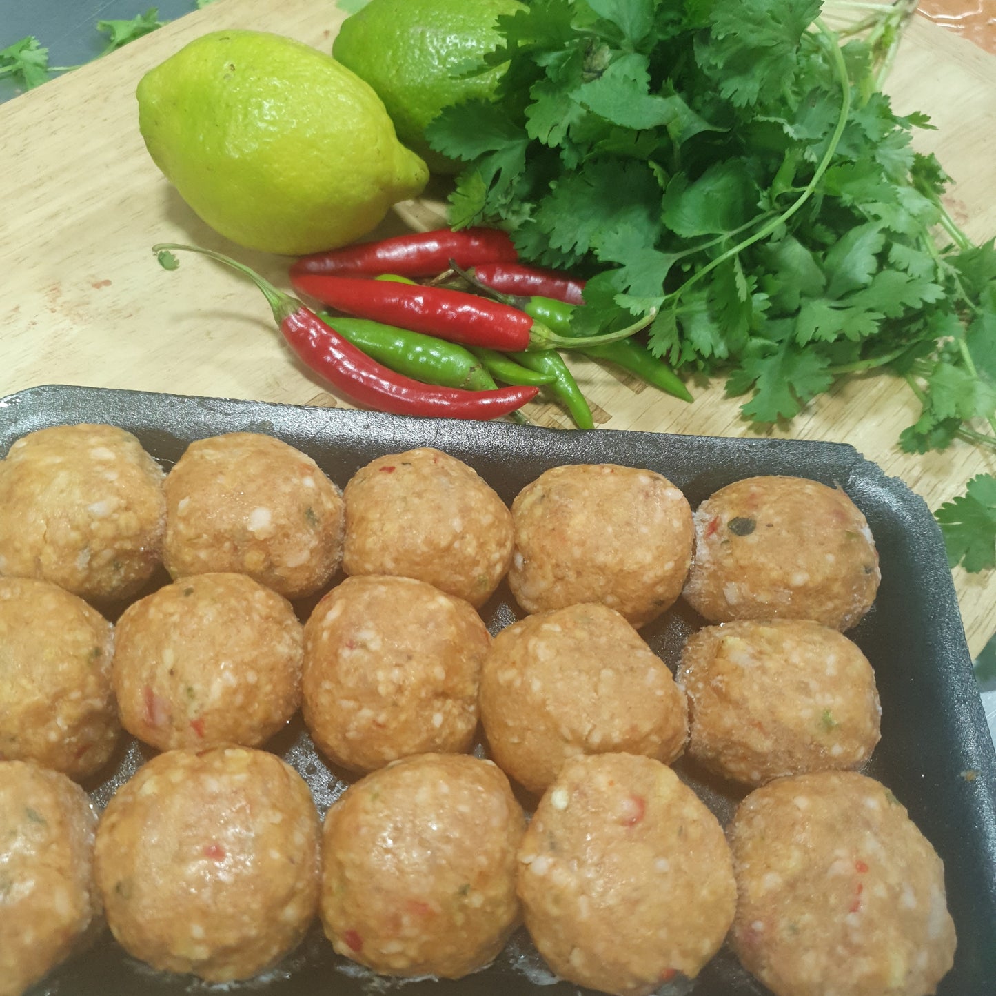 CHICKEN MEATBALLS ( per kg )