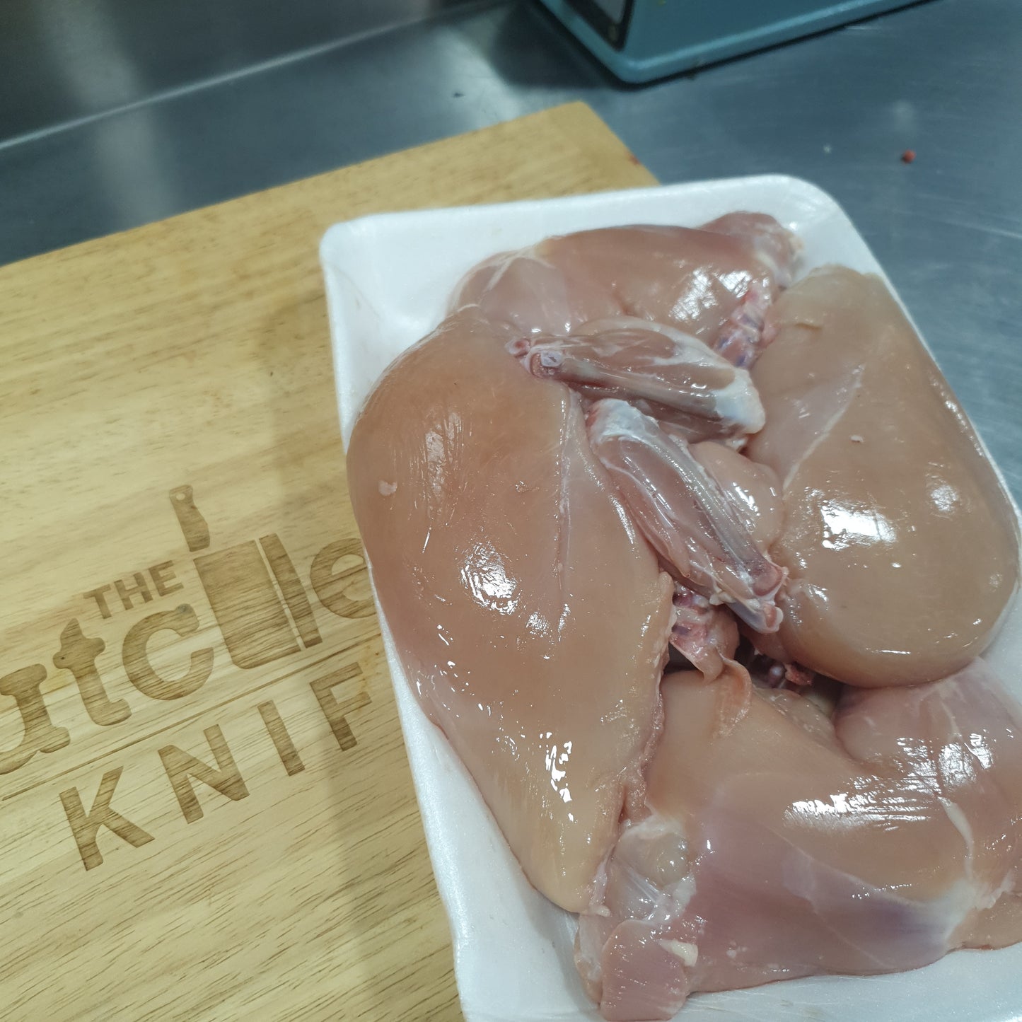 WHOLE CHICKEN ( Per kg )